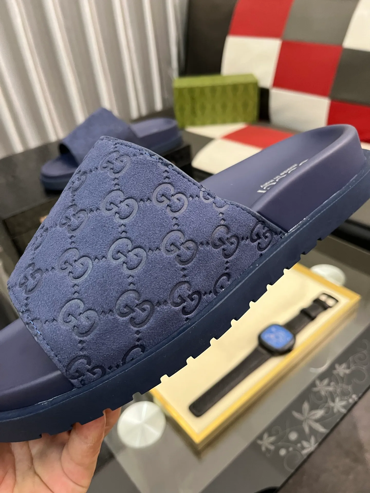 Men's shoes 💰320⌚️⌚️ (gucci-Gucci) New men's slippers, high-end boutique, made of cowhide, with exquisite embossed logo decoration on the upper, fine workmanship, super soft soles, casual, loose and comfortable, a must-have in summer! \nsize：38-44
